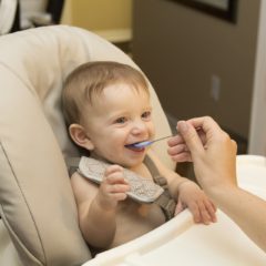 Cinco tips para introducir alimentos sólidos en la dieta de tu bebé