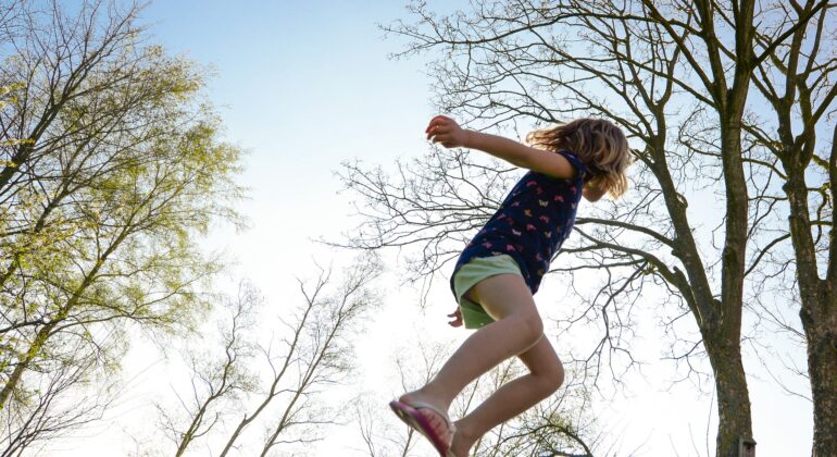 trampoline-2227668_1920